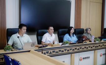 Bawaslu Provinsi Lampung menghadiri Rapat Sosialisasi Petunjuk Teknis (Juknis) Tunjangan Kinerja Pegawai Bawaslu yang diselenggarakan oleh Bawaslu Republik Indonesia secara daring melalui aplikasi Zoom Meeting, Jumat (3/7).