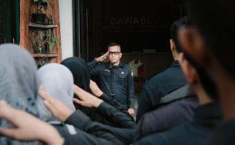Badan Pengawas Pemilihan Umum (Bawaslu) Provinsi Lampung menggelar apel rutin di halaman Kantor Bawaslu Provinsi Lampung, Senin (6/7). 