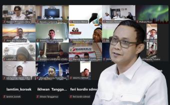 Bawaslu Provinsi Lampung menggelar Rapat Pemantauan Publikasi dan Pemberitaan Bawaslu Kabupaten/Kota se-Provinsi Lampung Periode Triwulan II (April-Juni) Tahun 2026 secara daring melalui Zoom Meeting, Rabu (15/07).