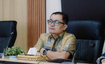 Bawaslu Provinsi Lampung terus memperkuat kesiapan perencanaan anggaran sebagai bagian dari upaya mendukung pelaksanaan tugas dan fungsi kelembagaan secara efektif. Hal tersebut ditunjukkan melalui keikutsertaan Plt. Kepala Sekretariat Bawaslu Provinsi Lampung, Achmad Sutiono, dalam Rapat Pembahasan Simulasi Kebutuhan Alokasi Anggaran Belanja Operasional Pegawai Tahun Anggaran 2026 yang diselenggarakan oleh Bawaslu Republik Indonesia secara daring melalui Zoom Meeting, Kamis (16/07).