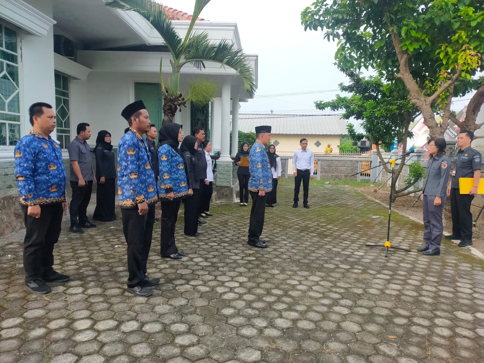 Perkokoh Ideologi Pancasila Menuju Indonesia Raya Bawaslu Kota Metro Laksanakan Upacara Hari Lahir Pancasila 2025