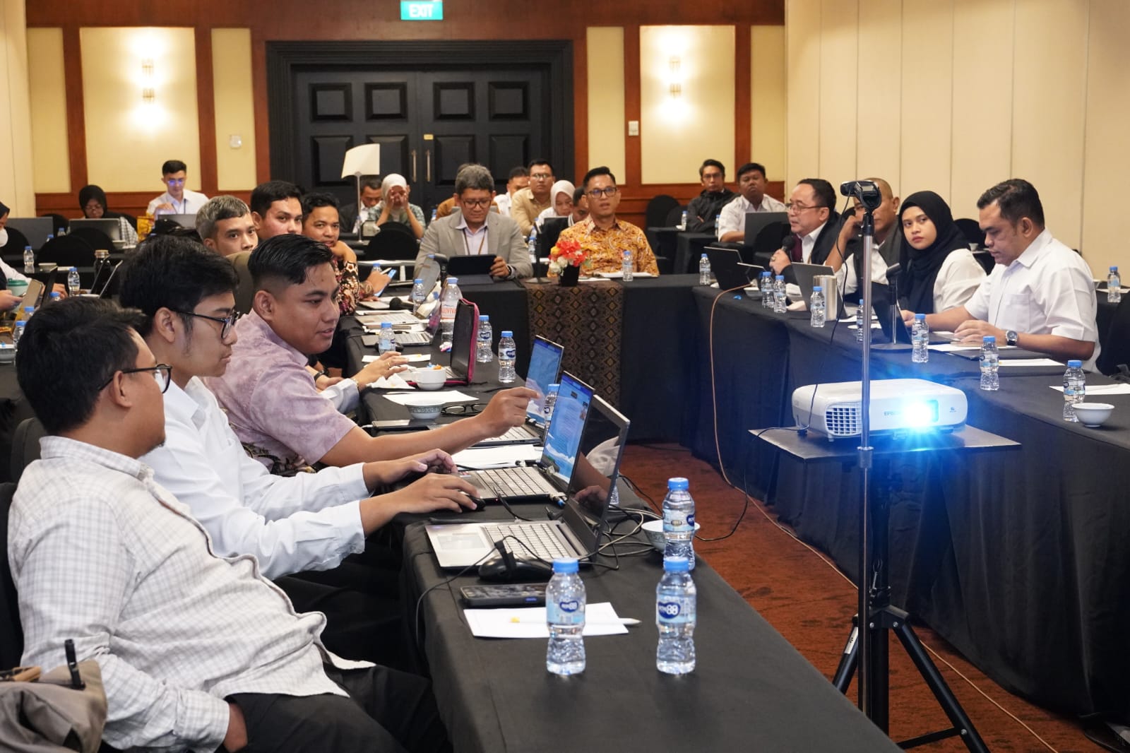rapat untuk merancang Perbawaslu Pengawasan Pemuthakiran Data Berkelanjutan
