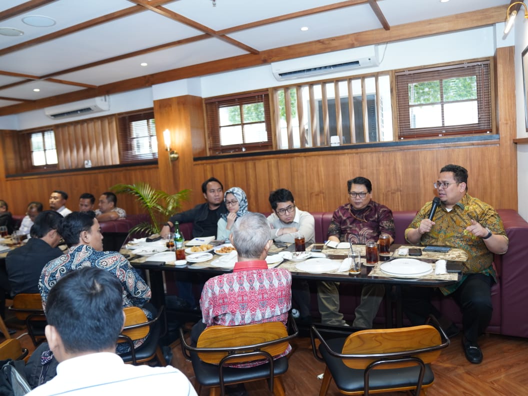 foto diskusi