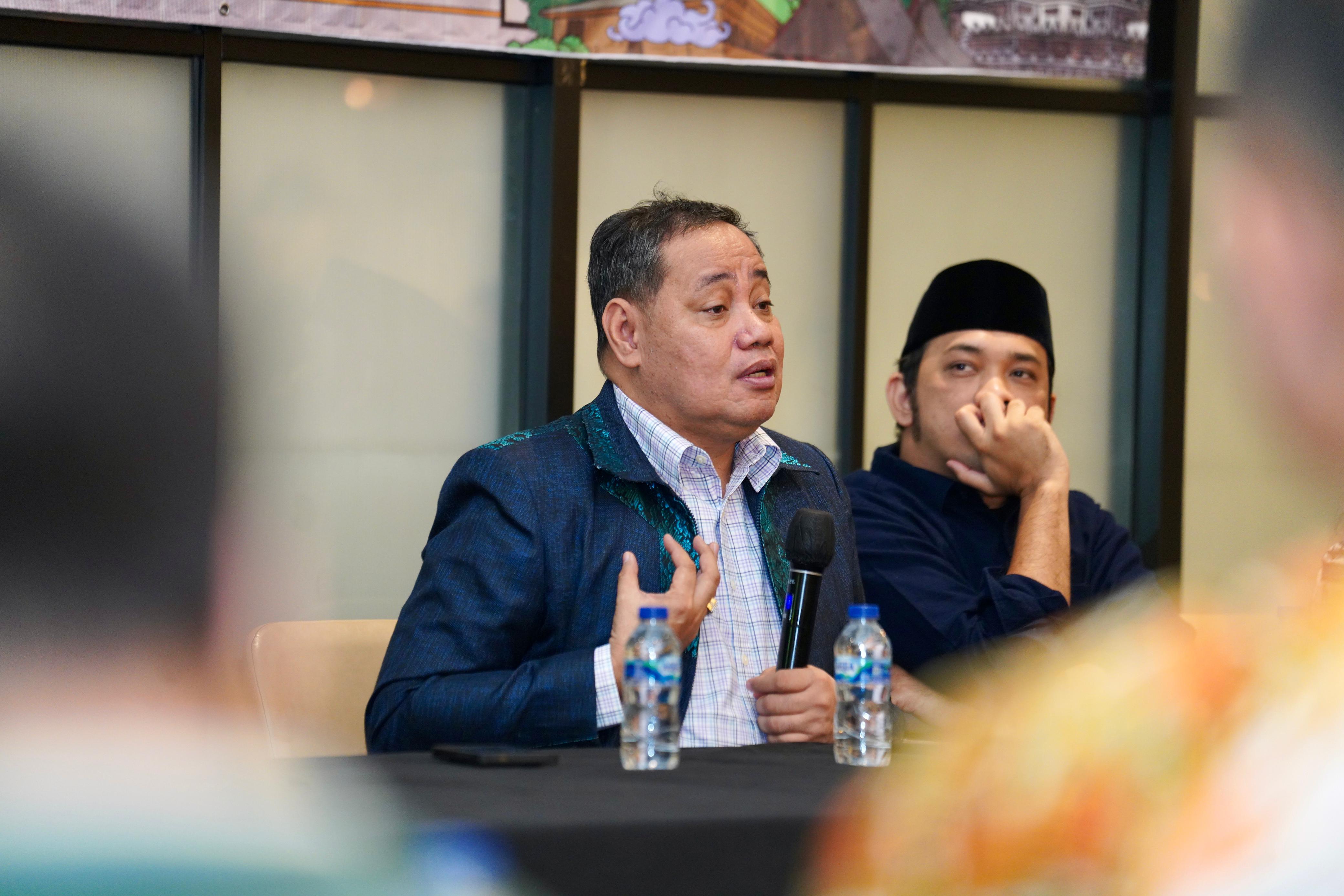 Anggota Bawaslu Herwyn JH Malonda dalam DKT Pembinaan Evaluatif Strategi Pengembangan Sumber Daya Manusia Pengawas Pemilu di Surabaya