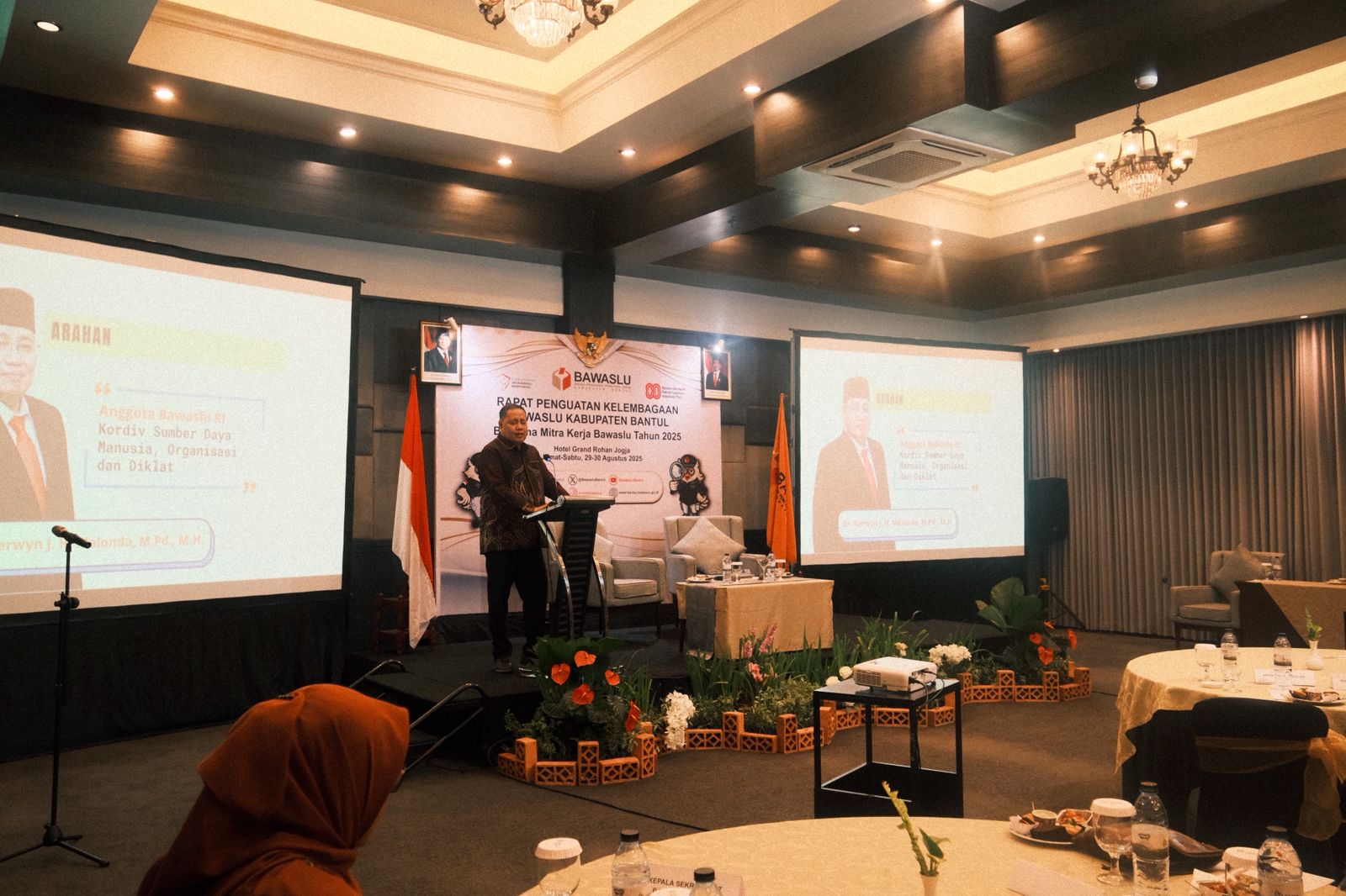Anggota Bawaslu Herwyn JH Malonda pada Rapat Penguatan Kelembagaan Bawaslu Kabupaten Bantul bersama Mitra Kerja Tahun 2025