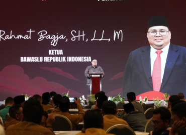 Ketua Bawaslu Rahmat Bagja dalam kegiatan Sosialisasi Netralitas Kepala Desa Dalam Pemungutan Suara Ulang Bupati dan Wakil Bupati Serang, Banten