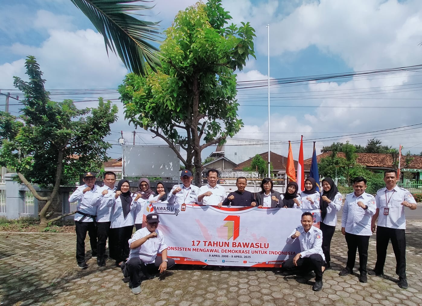 Foto saat setelah Apel HUTHUT Bawaslu ke-17 Tahun