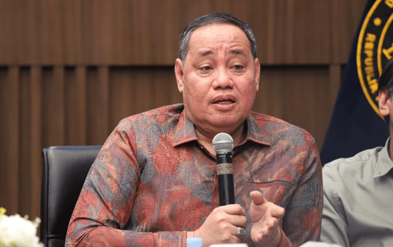 Anggota Bawaslu Herwyn JH Malonda saat memberi sambutan dalam kegiatan Pengarahan Pimpinan Dewan Kehormatan Penyelenggara Pemilu (DKPP), Senin (19/1/2026)