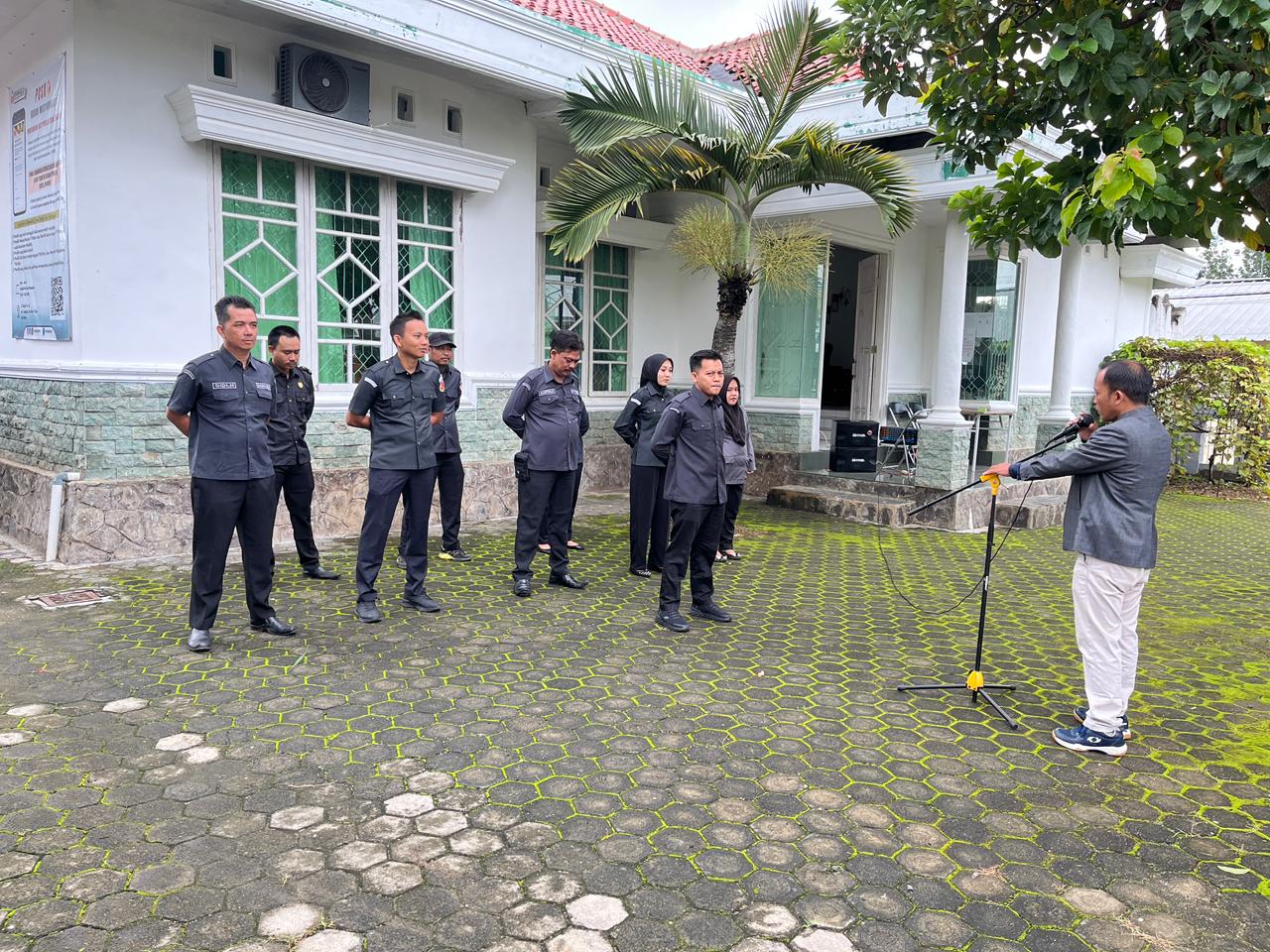 Foto saat Apel Rutin Mingguan Senin (12/01)