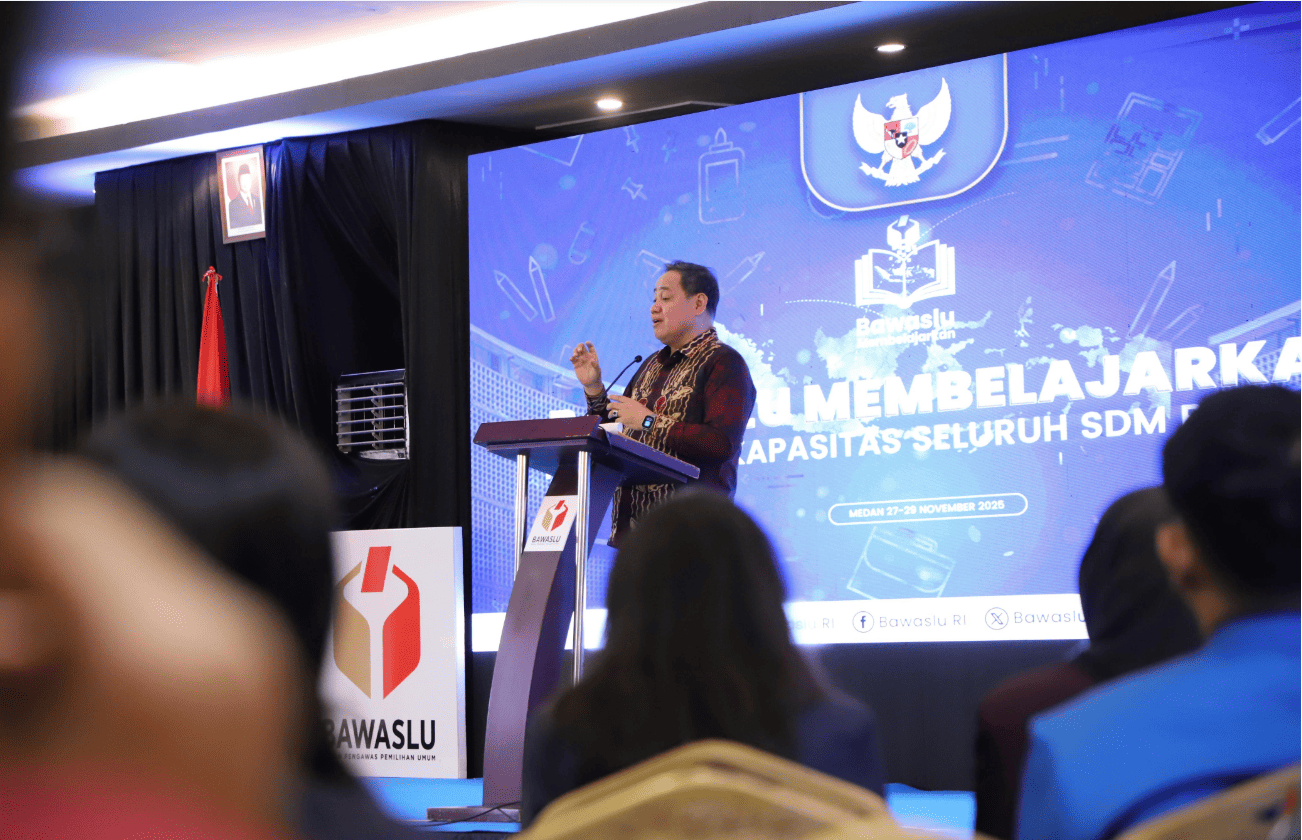 Anggota Bawaslu Herwyn JH Malonda dalam Bawaslu Membelajarkan yang digelar di Medan, Kamis, (27/11/2025).
