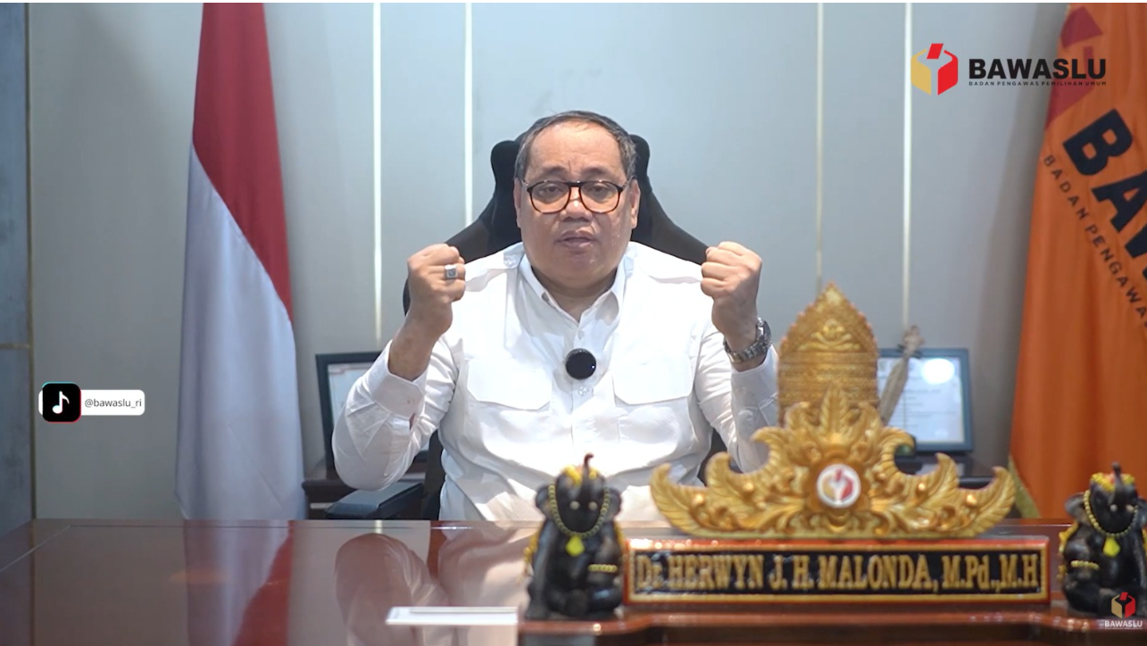 Anggota Bawaslu Herwyn dalam Kultum “Ngabuburit Pengawasan” bertema Refleksi SDM Pengawas Pemilu yang disiarkan melalui kanal YouTube Bawaslu, Kamis (26/2/2026).