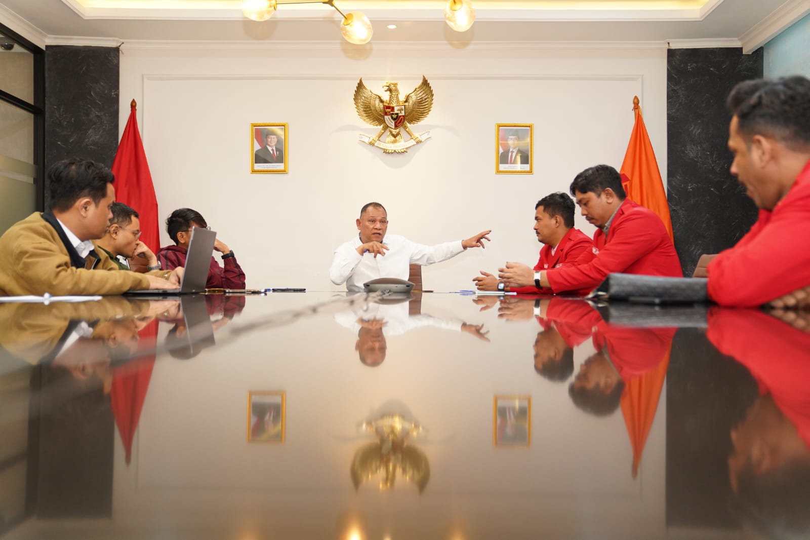 Anggota Bawaslu Totok Hariyono saat menerima audiensi DPP GMNI ke gedung Bawaslu di Jakarta, Rabu (4/3/2026).