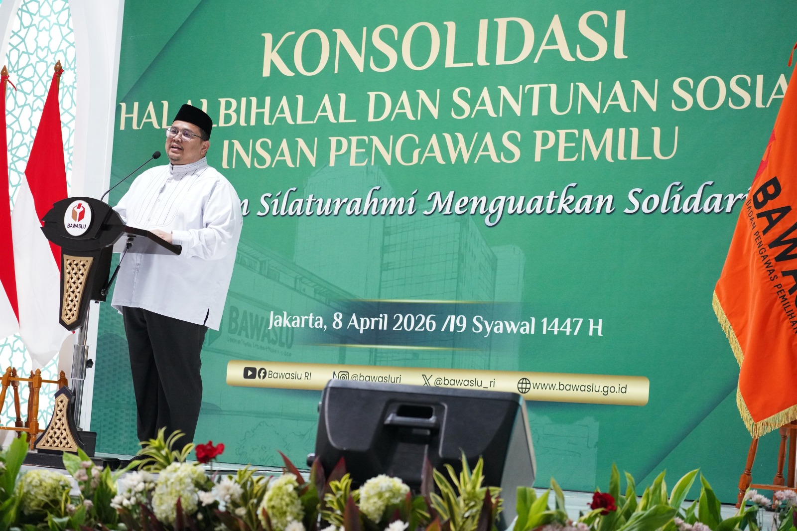Ketua Bawaslu Rahmat Bagja dalam acara Konsolidasi, Halalbihalal, dan Santunan Sosial Badan Pengawas Pemilu dengan tema Menjalin Silaturahmi Menguatk