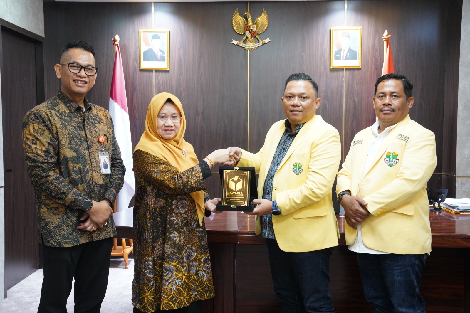 Deputi Bidang Dukungan Teknis Bawaslu Yusti Erlina saat menerima audiensi dari Pengurus Pusat (PP) Pemuda Katolik di Bawaslu Gedung B, Jakarta, Rabu (8/4/2026).