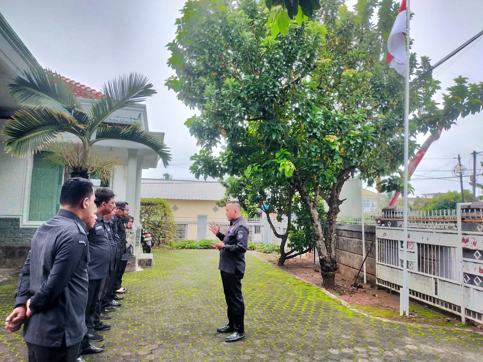 Foto saat Apel Rutin Mingguan Bawaslu Kota Metro