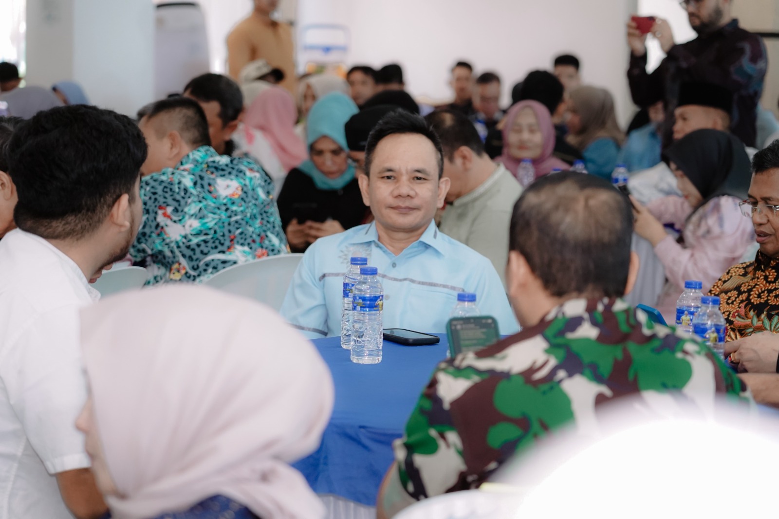 Ketua Bawaslu Provinsi Lampung, Iskardo P. Panggar, menghadiri kegiatan halal bihalal yang diselenggarakan oleh Perhimpunan Advokat Indonesia Provinsi Lampung di Sekretariat PERADI, Kota Bandar Lampung, Sabtu (11/4).
