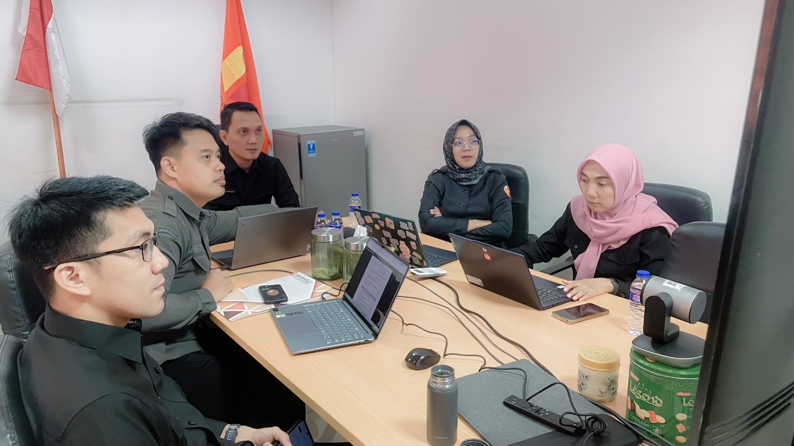 Badan Pengawas Pemilihan Umum (Bawaslu) Provinsi Lampung mengikuti Rapat Sosialisasi Rencana Aksi dan Laporan Monitoring Rencana Aksi Bawaslu, Bawaslu Provinsi, dan Bawaslu Kabupaten/Kota Tahun Anggaran 2026 yang diselenggarakan oleh Bawaslu RI secara daring pada Selasa (12/05).