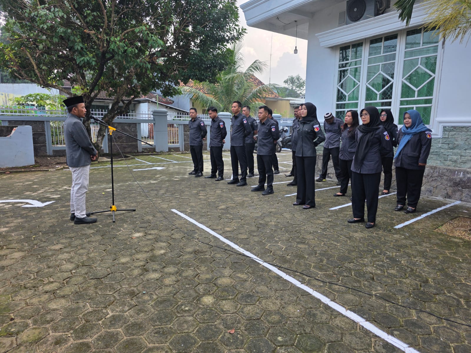Foto saat Anggota Bawaslu Kota Metro Memberikan Arahan, Senin 11 Mei 2026