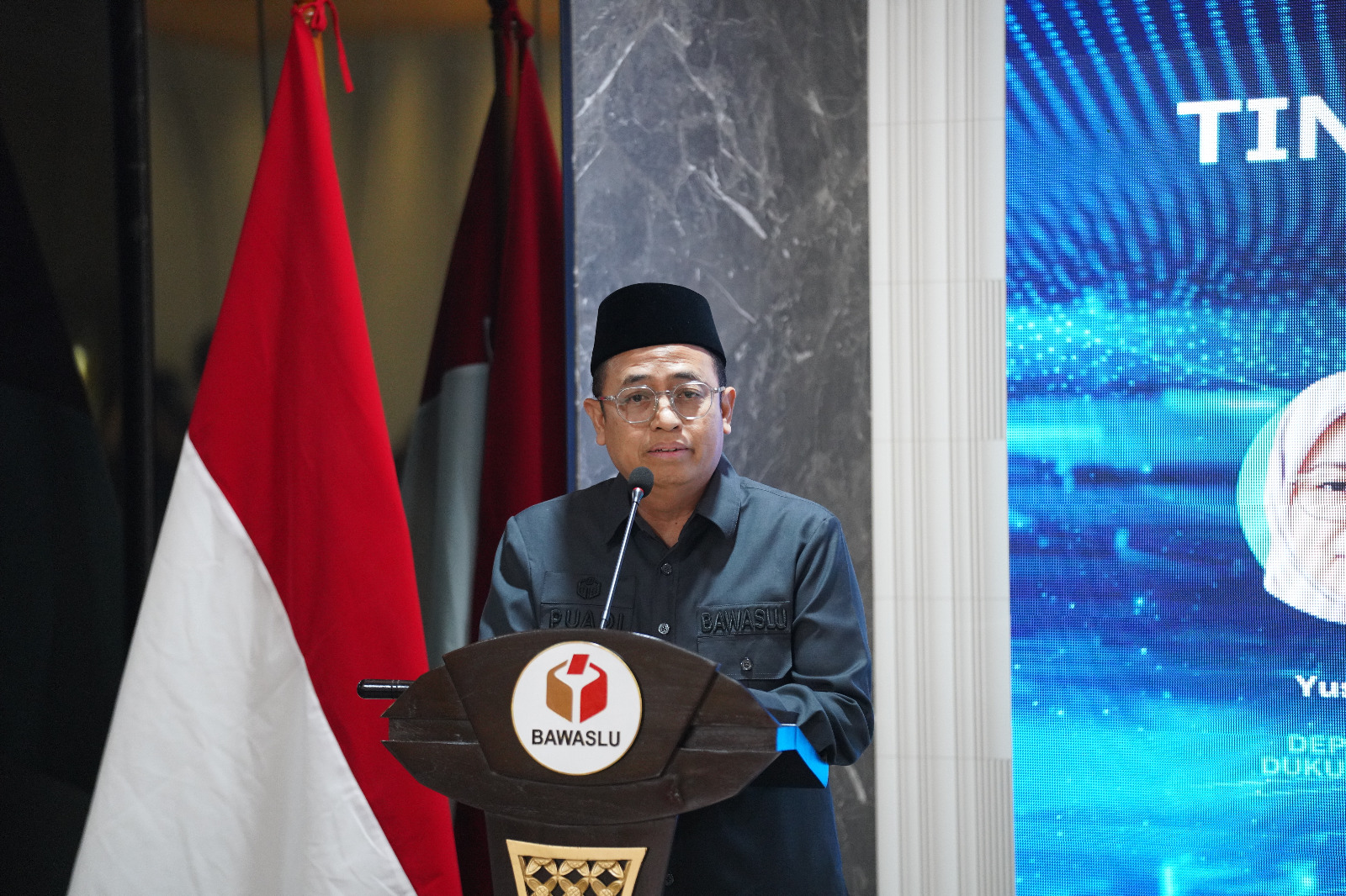 Anggota Bawaslu Puadi Puadi saat menyampaikan materi dalam Rapat Harmonisasi Penanganan Tindak Pidana Pemilu pada Undang-Undang Pemilu, KUHP, dan KUHAP di Kantor Bawaslu, Jakarta, Senin (29/6/2026)
