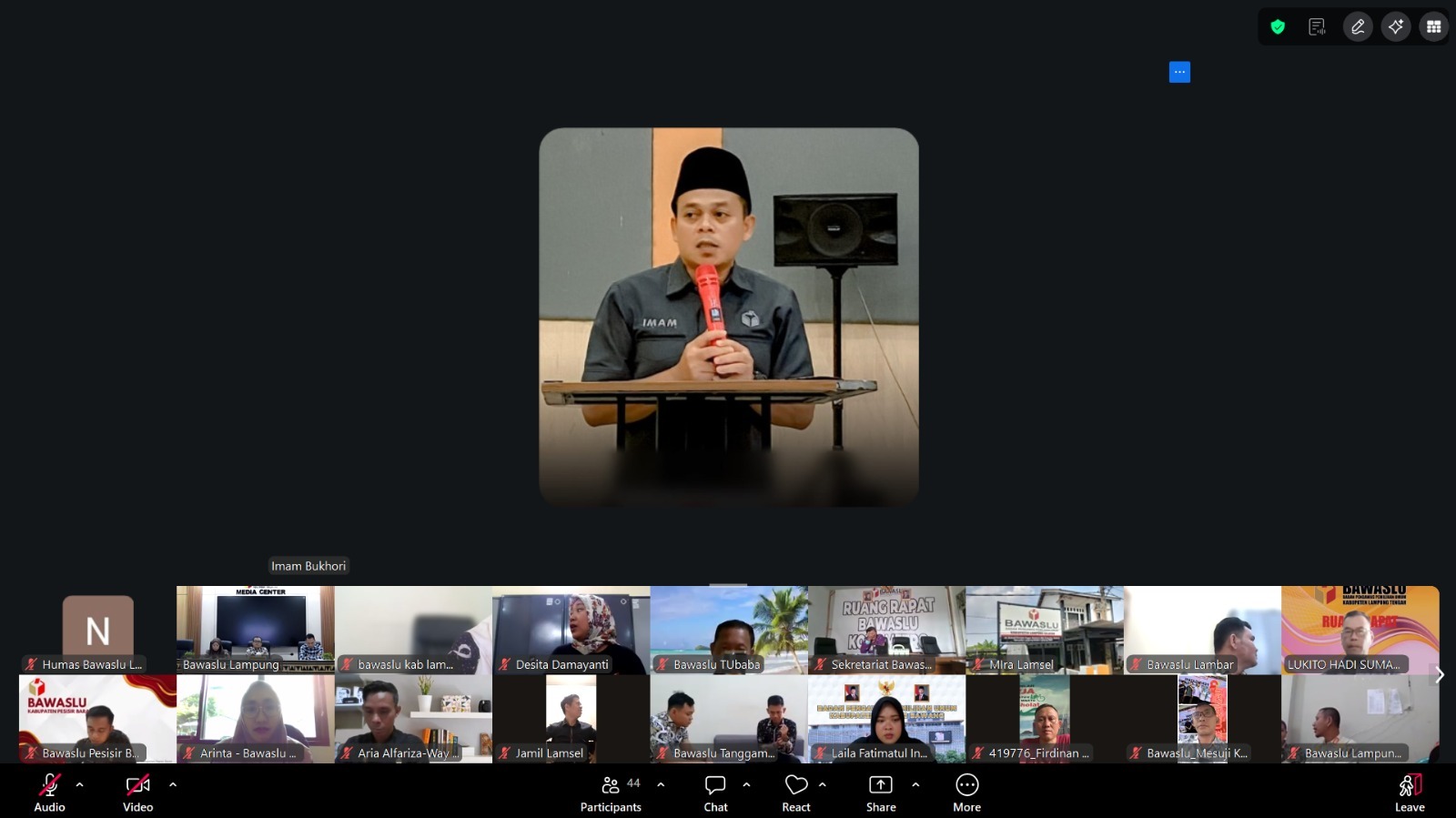 Badan Pengawas Pemilihan Umum (Bawaslu) Provinsi Lampung menggelar Rapat Pembahasan Evaluasi atas Pelaporan Pertanggungjawaban Penggunaan Anggaran Dana Hibah Pilkada Tahun 2024 secara daring melalui Zoom Meeting, Kamis (11/06).