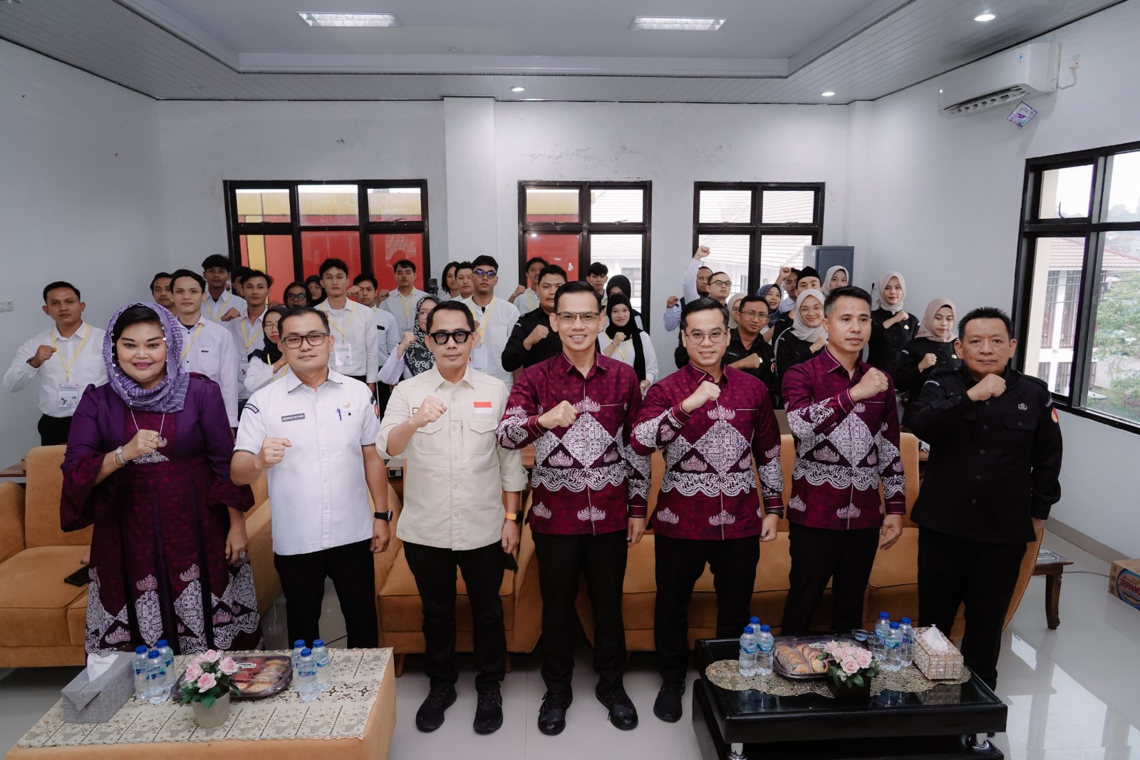 Bawaslu Provinsi Lampung menyelenggarakan Kick Off Pendidikan Pengawas Partisipatif (P2P) Tahun 2026 di Provinsi Lampung yang dilaksanakan secara luring dan daring di Aula Kantor Bawaslu Kota Bandar Lampung, Rabu (17/06).