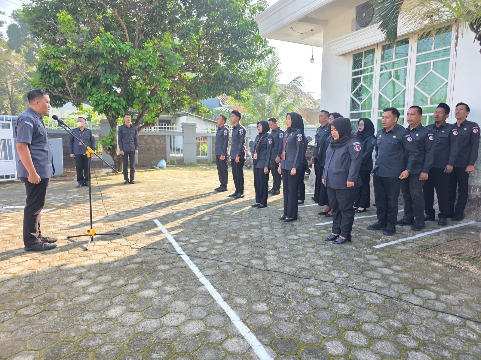 Foto saat Apel Rutin Mingguan Senin (08/06)
