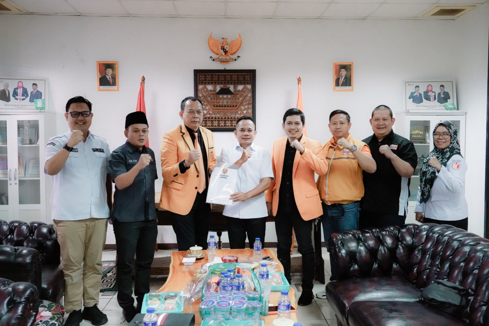 Badan Pengawas Pemilihan Umum (Bawaslu) Provinsi Lampung menerima audiensi Dewan Pimpinan Daerah (DPD) Partai Hati Nurani Rakyat (Hanura) Provinsi Lampung di Kantor Bawaslu Provinsi Lampung, Rabu (24/6).