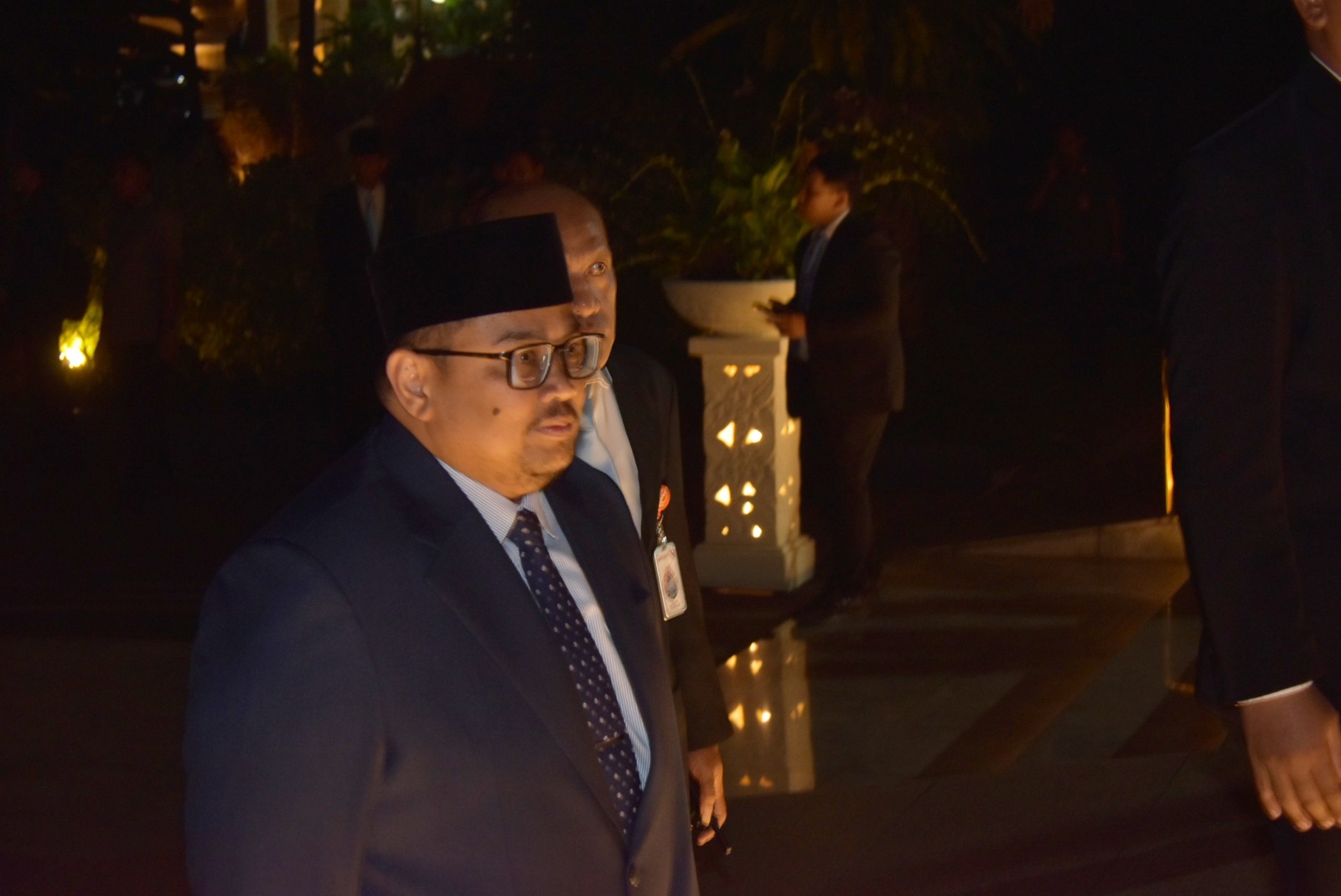 Ketua Bawaslu Rahmat Bagja saat menghadiri Ziarah Nasional dan Renungan Suci di Taman Makam Pahlawan Nasional Utama (TMP) Kalibata, Jakarta, Minggu (16/8/2026) malam. Istimewa