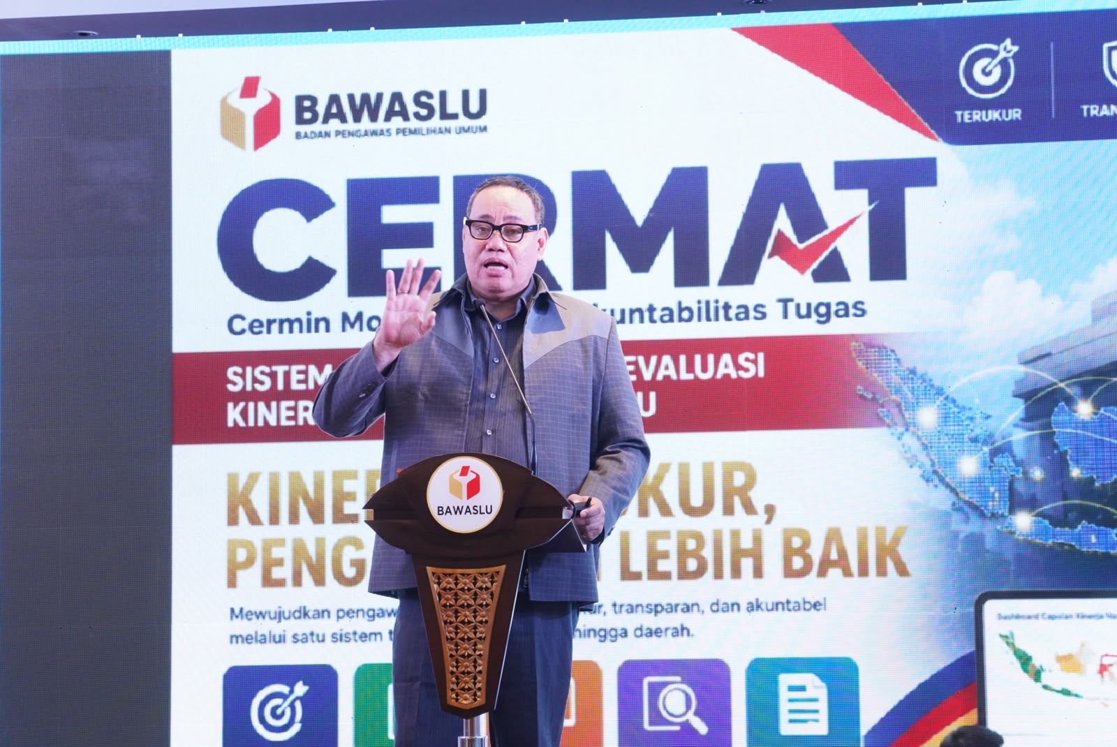 Anggota Bawaslu Herwyn JH Malonda dalam Penutupan Penandatanganan IKU Pengawas Pemilu untuk Pemilu Tahun 2026 di Jakarta, Selasa malam, (4/8/2026). Foto: Pemberitaan dan Publikasi Bawaslu RI