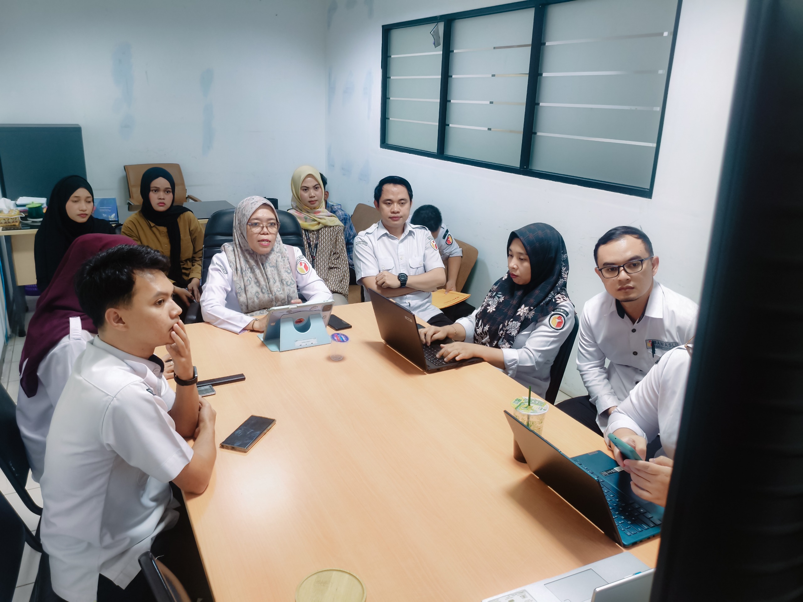 Badan Pengawas Pemilihan Umum (Bawaslu) Provinsi Lampung menggelar Rapat Evaluasi Pendidikan Pengawas Partisipatif (P2P) Tahun 2026 di Kabupaten Tulang Bawang, Kabupaten Pesawaran, dan Kota Metro secara daring melalui Zoom Meeting, Rabu (1/7).