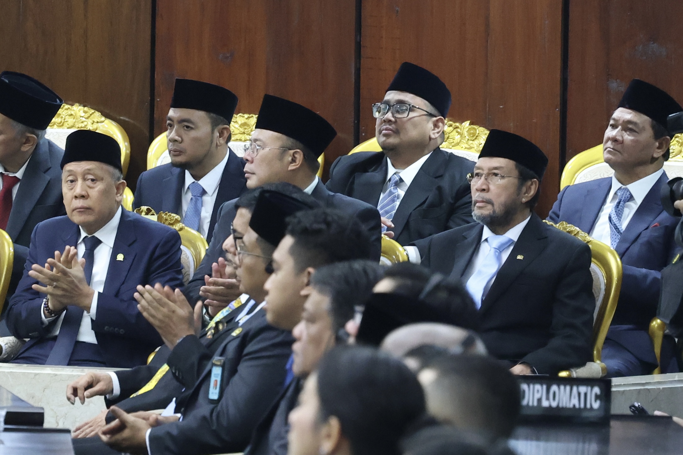 Ketua Bawaslu (barisan belakang, kedua dari kanan) saat menghadiri Sidang Tahunan MPR RI dan Sidang Bersama DPR RI dan DPD RI di Gedung Nusantara, Kompleks Parlemen, Senayan, Jakarta, Jumat (14/8/2026).