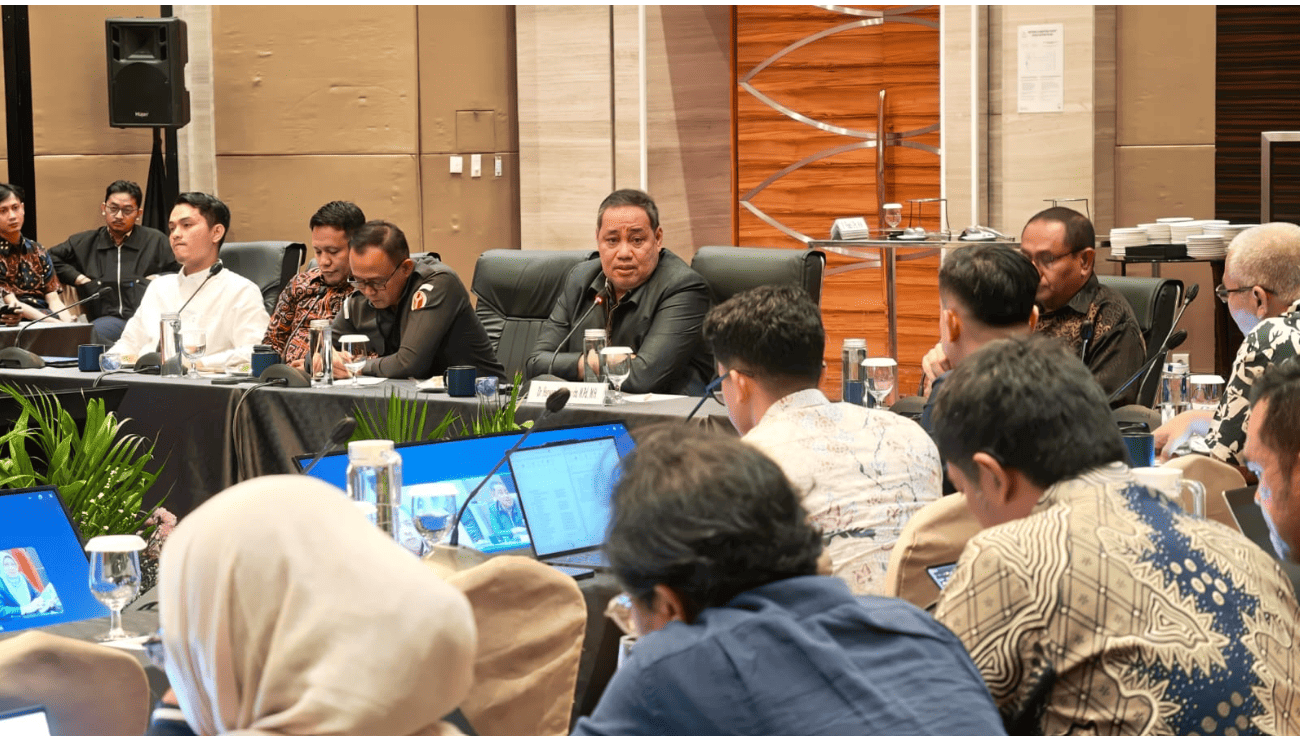 Anggota Bawaslu Herwyn JH Malonda saat menyampaikan pendapatnya dalam Diskusi Kelompok Terpumpun Revisi Undang-Undang Pemilu, Selasa (18/8)