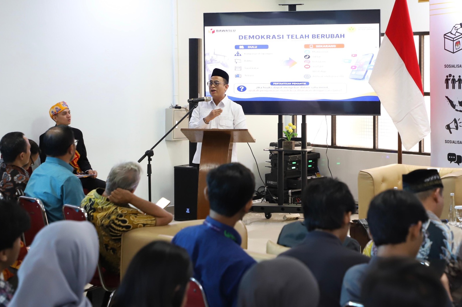 Anggota Bawaslu Puadi membuka Bawaslu Campus Connect: Generasi Digital, Demokrasi Transparan di Universitas Negeri Jakarta (UNJ), di Jakarta, Rabu (22/7/2026).