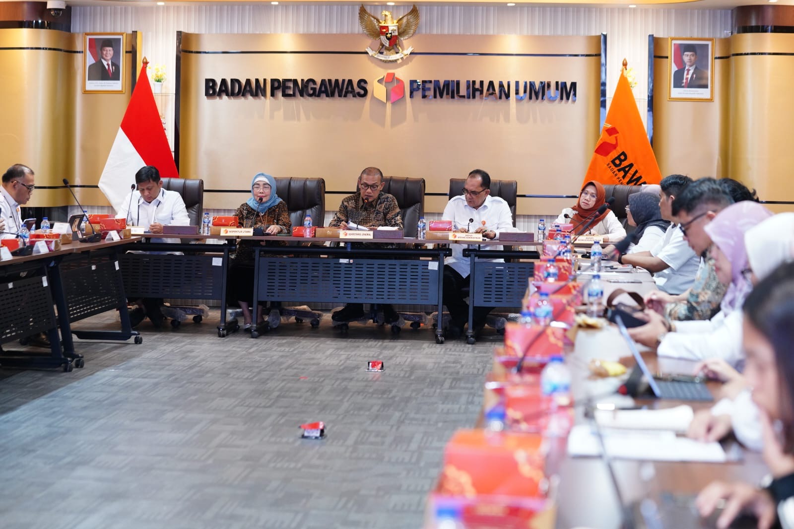 Entry Meeting Pemeriksaan Pendahuluan Kinerja atas Pelaksanaan Kegiatan Non-Tahapan Pemilu Tahun 2025 dan Semester I Tahun 2026 di Kantor Bawaslu, Rabu (29/7/2026).