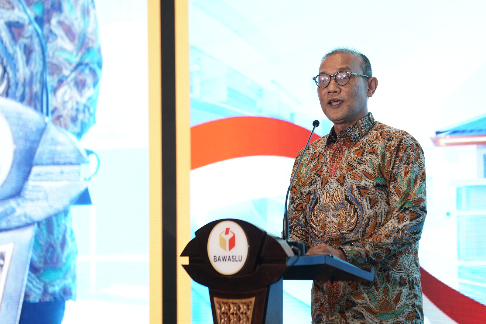 Sekertaris Jenderal Bawaslu memberikam sambutan dalam Rapat Koordinasi Pemutakhiran Data ASN pada Rabu (29/7/2026). Foto: Pemberitaan dan Publikasi Bawaslu RI