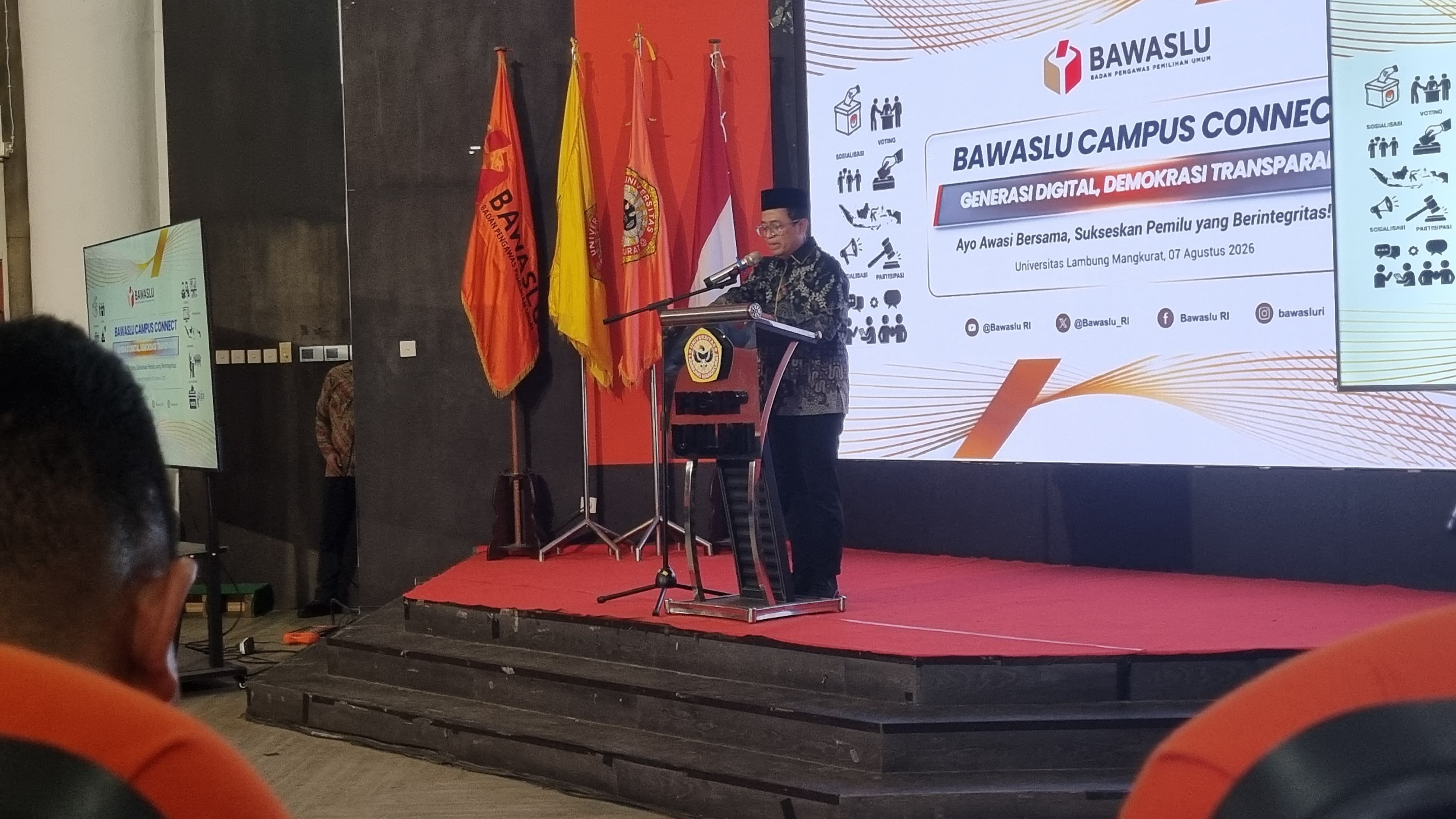 Anggota Bawaslu Puadi saat membuka Bawaslu Campus Connect bertema Generasi Digital, Demokrasi Transparan di Universitas Lambung Mangkurat, Banjarmasin, Kalimantan Selatan, Jumat (7/8/2026).