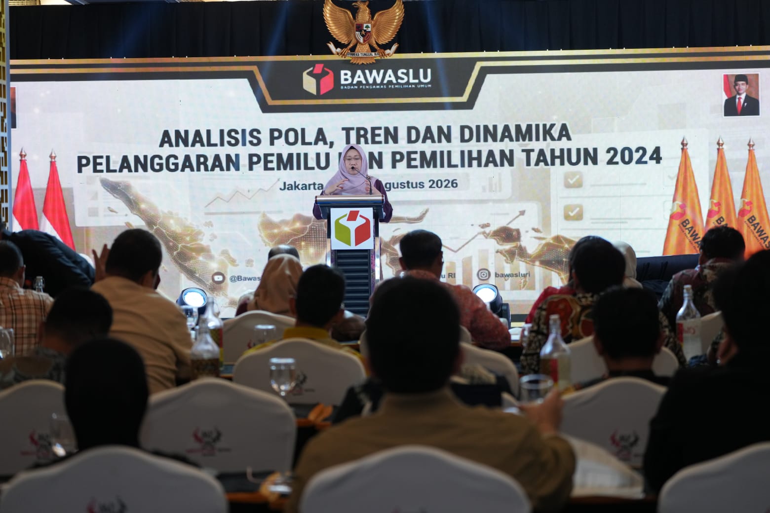 Deputi Bidang Dukungan Teknis Yusti Erlina saat menutup kegiatan Analisis Pola, Tren, dan Dinamika Pelanggaran Pemilu dan Pemilihan Tahun 2024 di Jakarta, Jumat (14/8/2026).
