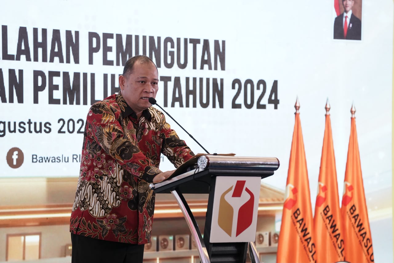 Anggota Bawaslu, Totok Hariyono, saat membuka acara Analisis Akar Permasalahan Pemungutan Suara Ulang pada Pemilu dan Pemilihan Tahun 2024 di Jakarta, Rabu (19/8/2026).