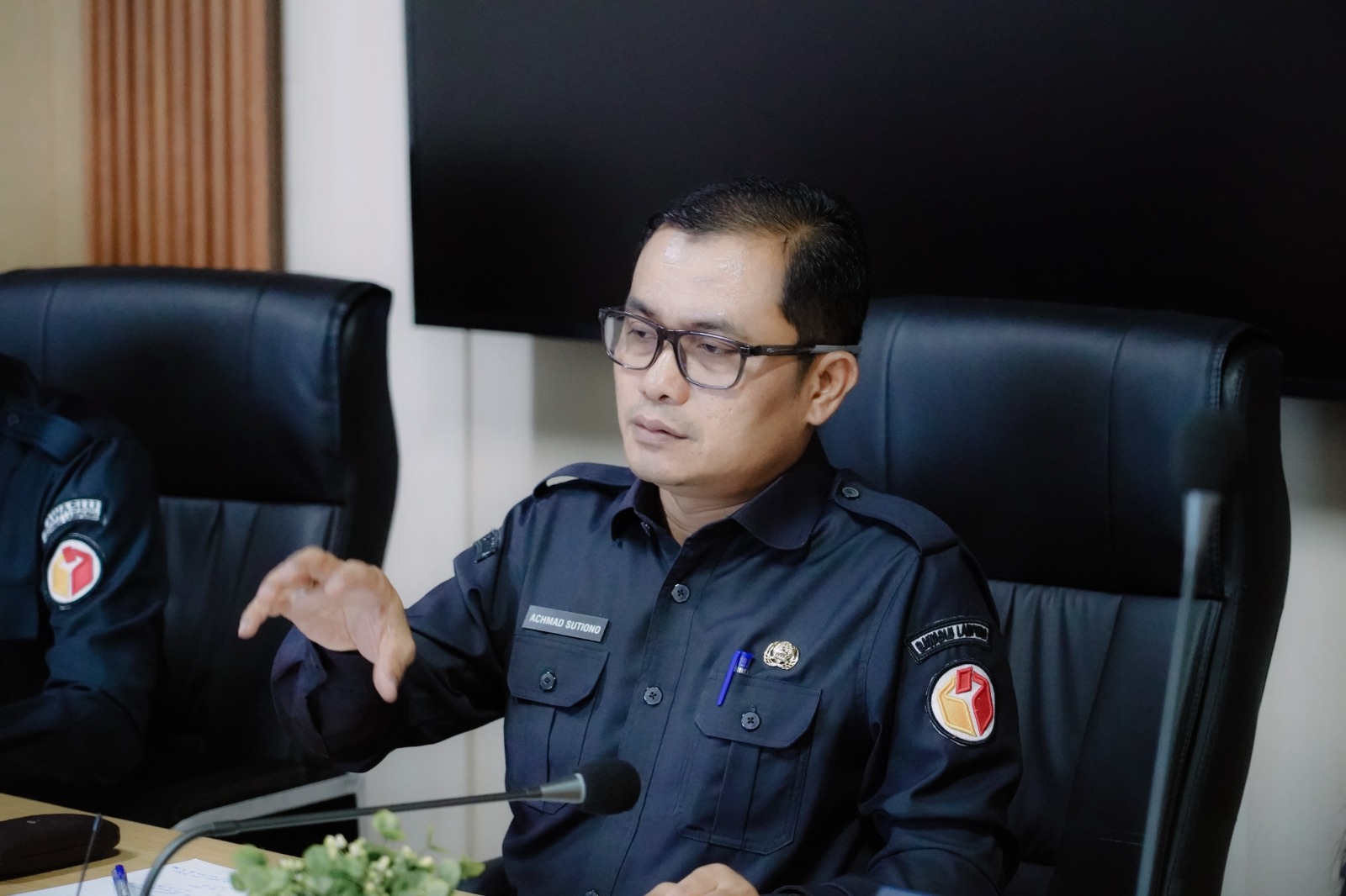 Bawaslu Provinsi Lampung menggelar Rapat Pembahasan Indikator Kinerja Utama (IKU) Pengawas Pemilu Tahun 2026 di Kantor Bawaslu Provinsi Lampung, Senin (6/7).