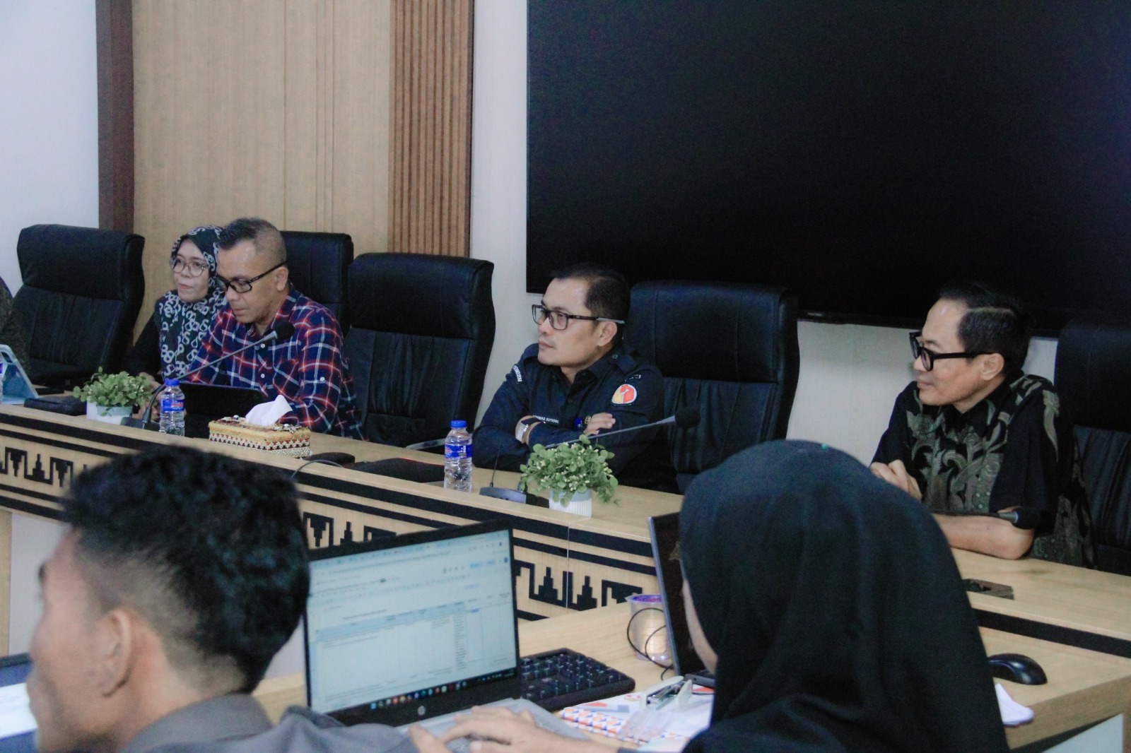 Badan Pengawas Pemilihan Umum (Bawaslu) Provinsi Lampung melaksanakan kegiatan pembinaan penggunaan anggaran kepada Bawaslu Kabupaten Way Kanan di Kantor Bawaslu Provinsi Lampung, Selasa (7/7).