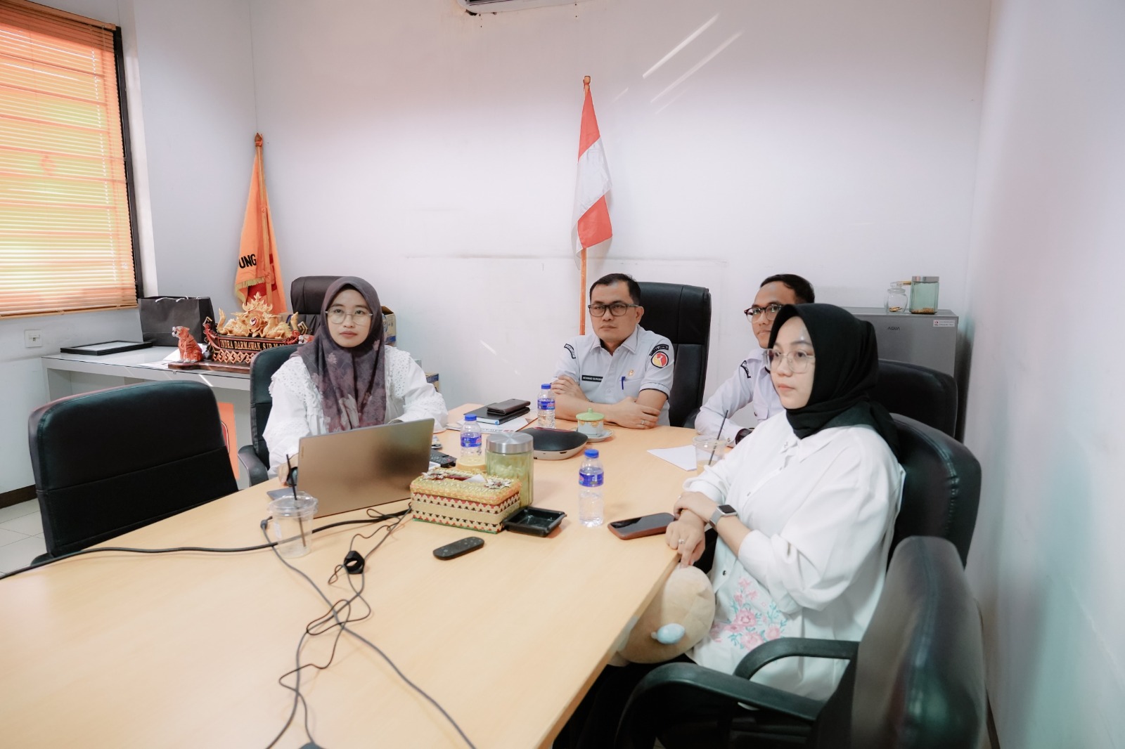 Plt. Kepala Sekretariat Bawaslu Provinsi Lampung, Achmad Sutiono, mengikuti Rapat Kerja (Raker) dan Rapat Dengar Pendapat (RDP) Komisi II DPR RI bersama Komisi Pemilihan Umum (KPU) dan Badan Pengawas Pemilihan Umum (Bawaslu) Republik Indonesia secara daring melalui Zoom Meeting, Rabu (15/07).