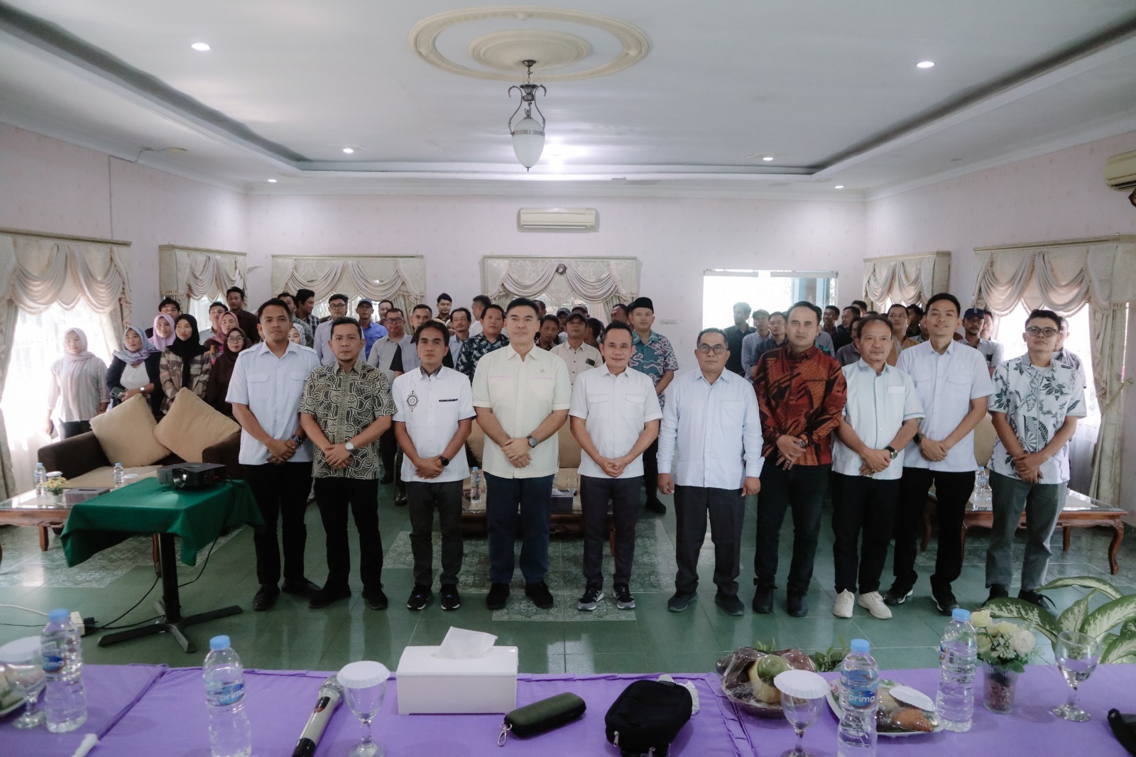 Bawaslu Republik Indonesia bersama Komisi II DPR RI menggelar Sosialisasi dan Penguatan Pengawasan Partisipatif dalam Pengawasan Penyelenggaraan Pemilihan Umum di Lampung Selatan, Rabu (15/07). 
