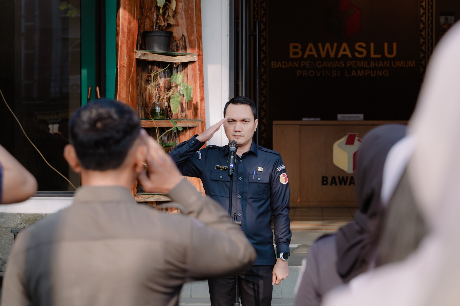 Badan Pengawas Pemilihan Umum (Bawaslu) Provinsi Lampung menggelar apel pagi di halaman Kantor Bawaslu Provinsi Lampung, Senin (20/7).