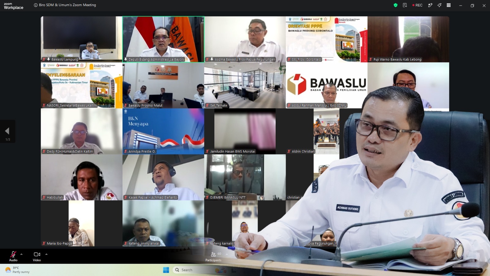 Badan Pengawas Pemilihan Umum (Bawaslu) Provinsi Lampung mengikuti rapat penataan sumber daya manusia (SDM), khususnya terkait pengelolaan pegawai di lingkungan Bawaslu, yang diselenggarakan oleh Bawaslu Republik Indonesia secara daring melalui Zoom Meeting, Rabu (22/7).