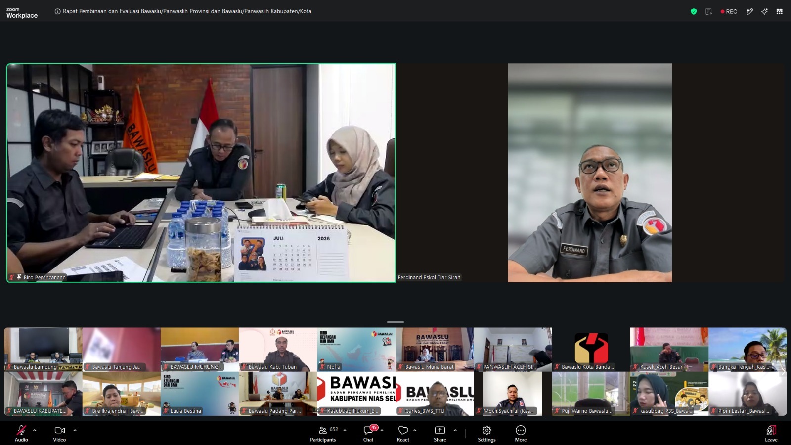 Badan Pengawas Pemilihan Umum (Bawaslu) Provinsi Lampung mengikuti Rapat Rutin Jajaran Sekretariat Bawaslu Provinsi dan Bawaslu Kabupaten/Kota se-Indonesia yang diselenggarakan oleh Bawaslu Republik Indonesia secara daring melalui Zoom Meeting, Senin (27/7).