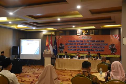 Qomaru dalam memberikan sambutan
