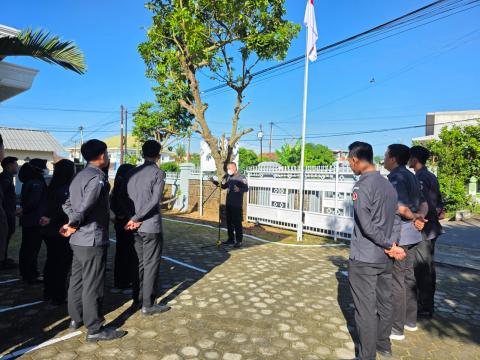 Foto saat Pembina Apel menyampaikan amanatnya