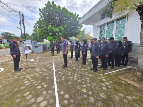 Foto saat doa bersama untuk kelancaran kegiatan 1 minggu kedepan.