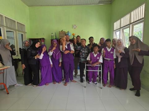 Foto giat sosialisasi pengawasan partisipatif di SLB Insan Madani Kota Metro
