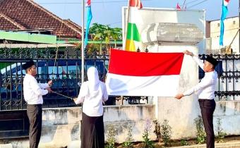 Pengibaran Bendera Merah Putih 